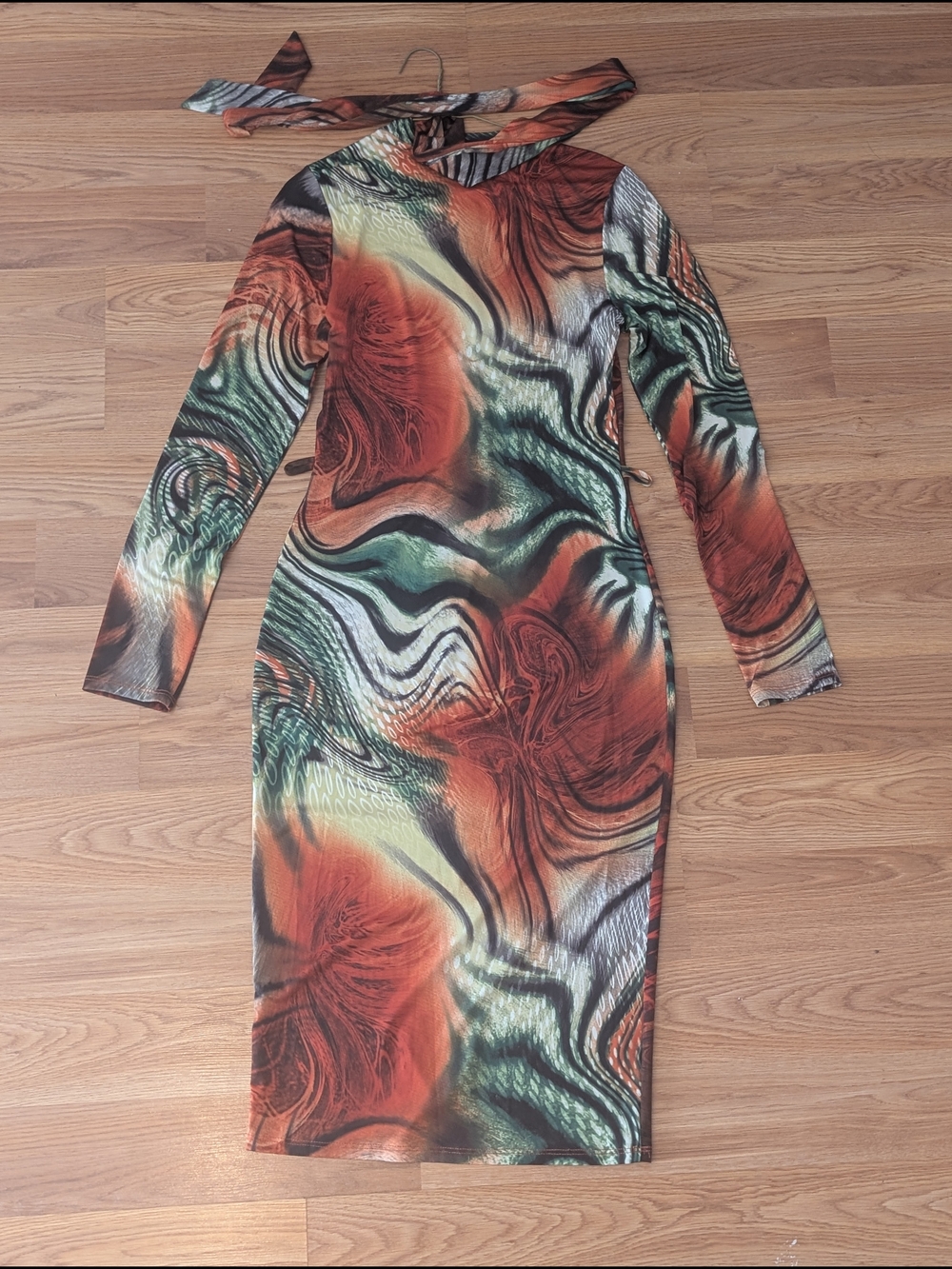 Abstract Wave-Print Bodycon Dress in Rust & Green